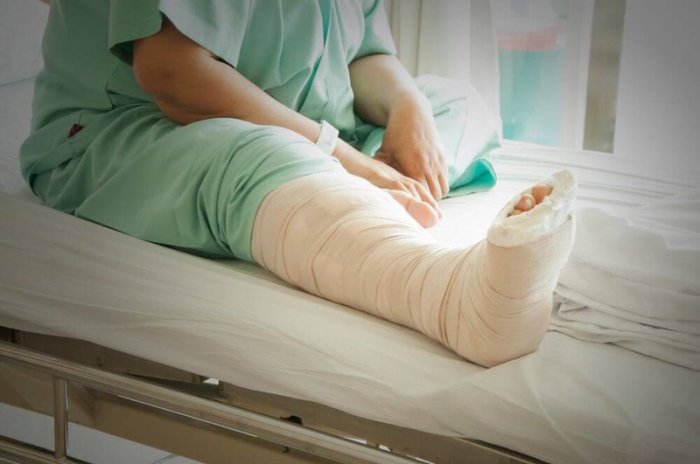 A patient with a lower extremity fracture complains